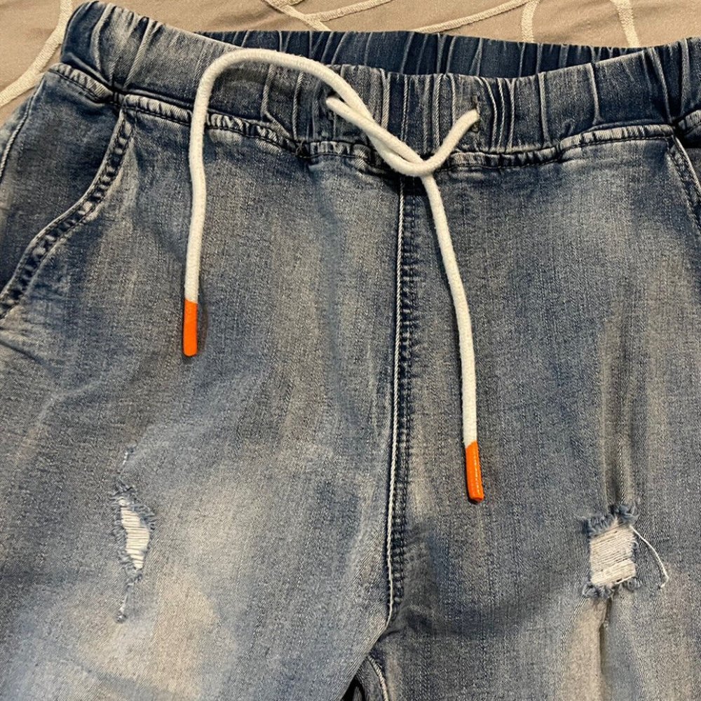Jeans - PRICE DROPPED ! - Picture 2 of 5